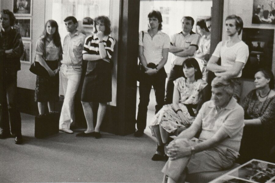 V popředí sedí Jan Beran, za ním vpravo Arita Hucková, foto: Libor Teplý